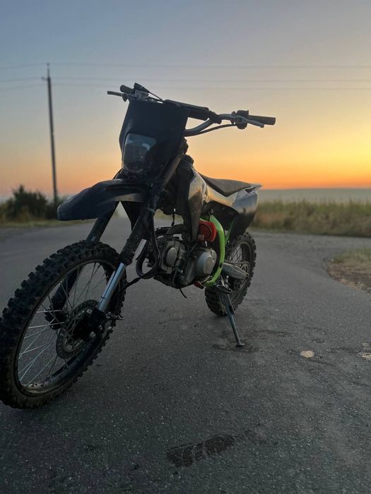 Продам питбайк asix xb 67 125  19/16 срочно
