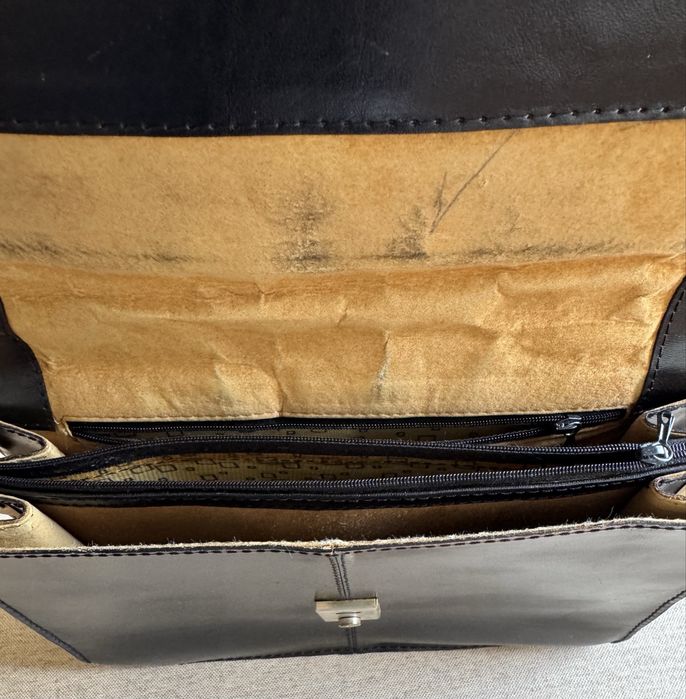 Carteira tiracolo de mulher