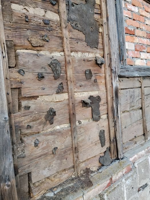 Dom do rozbiórki belki