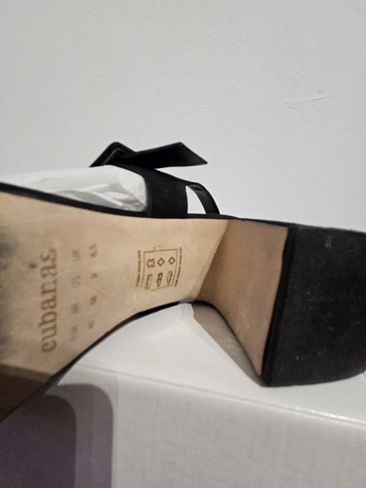 Sandálias pretas Cubanas Nº 40