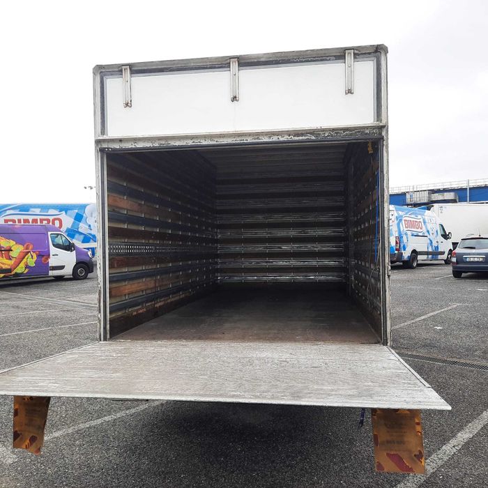 Mitsubishi Canter,  de contentor com plataforma