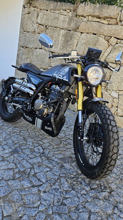 Mota Mondial 125 de 11 kw completamente nova .