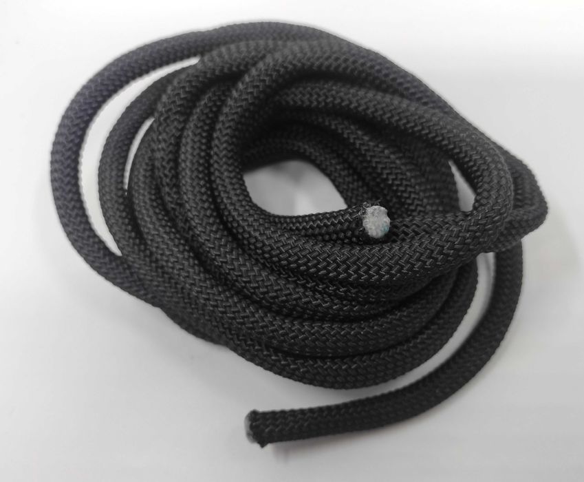 Sznurek Linka do sanek 4 m z plastikowym uchwytem i dwa karabińczyki