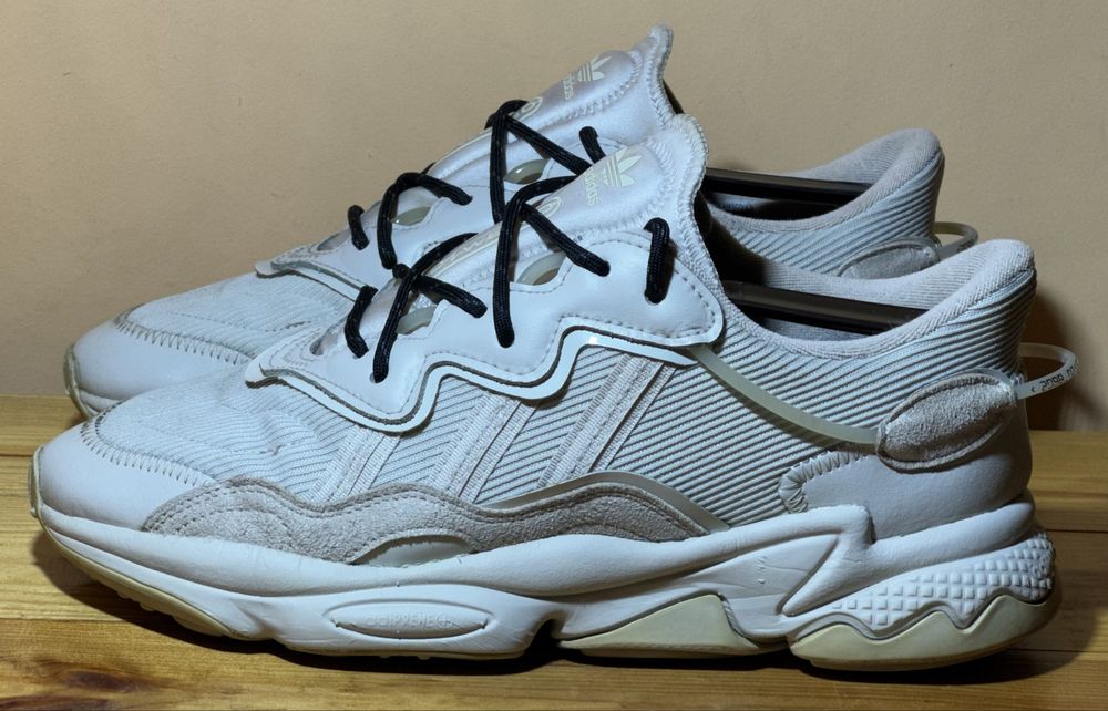 Кросівки Adidas Ozweego. Розмір 42(26,5 см)