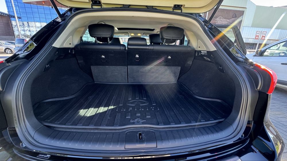 Продам Infinity QX50