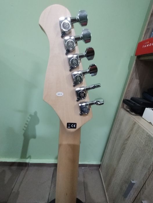 Sprzedam gitarę elektryczną Harley benton