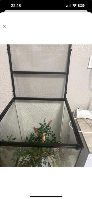 Террариум  в отличном состоянии