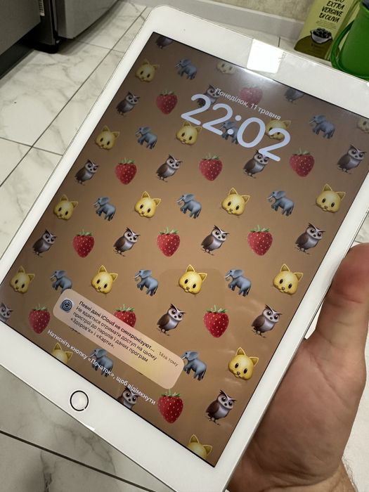 Продам ipad 8 32g