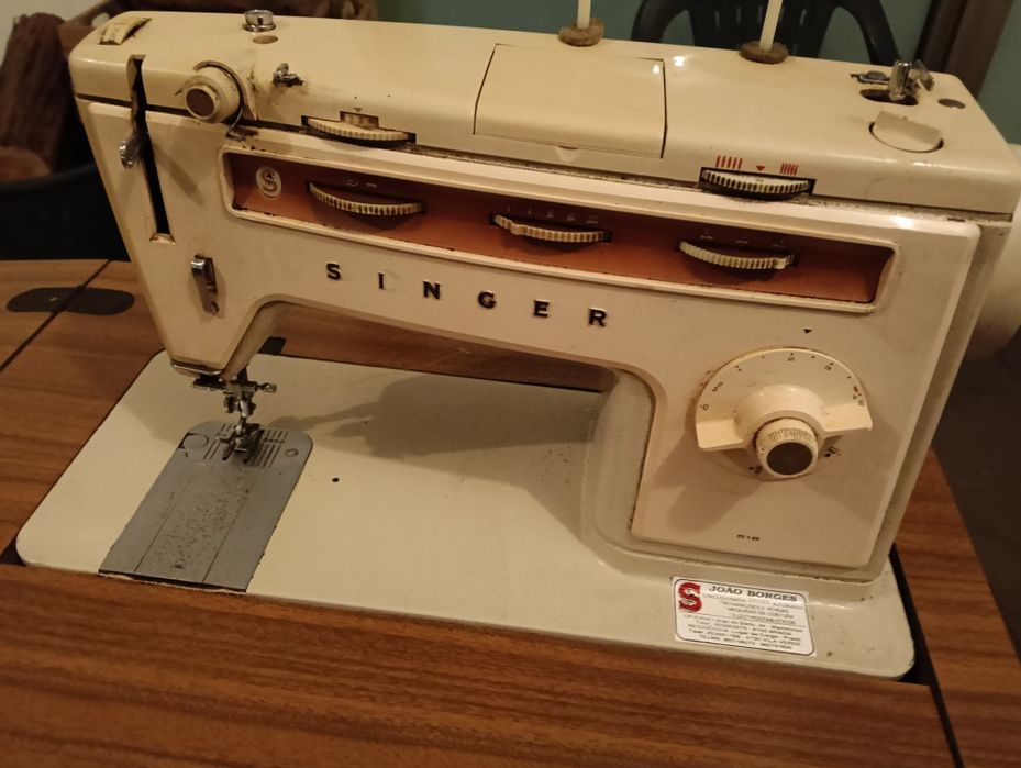Máquina de costura Singer