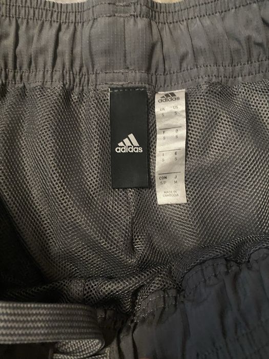 Продам мужские  шорты-карго от бренда Adidas ( оригинал р. S/M .