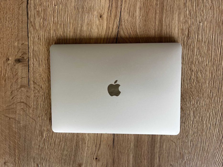 Macbook Pro 13" - 2016 - uszkodzona matryca (opakowanie w komplecie)