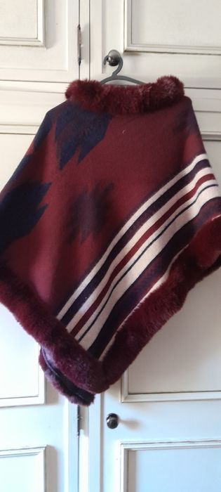 Capa/Poncho assimetrica