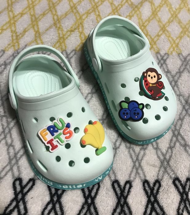 Крокси для модниці )