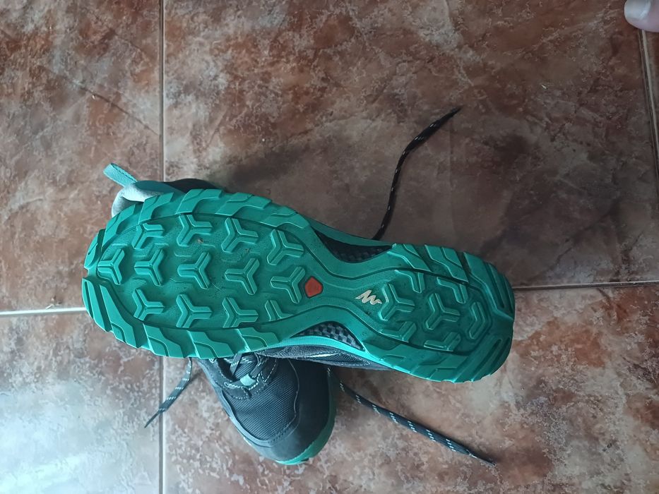 Sapatilhas Caminhada Impermeáveis Quechua MH100 (Tam. 41) – Como Novas
