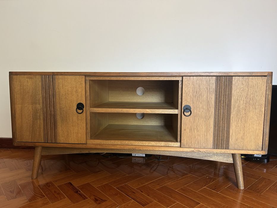 Móvel de TV- Gato Preto (Estilo Vintage)