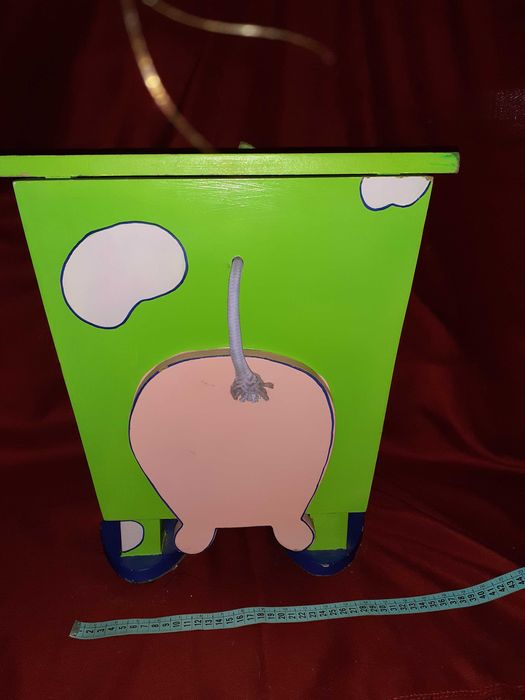 Banco/Arrumação de Quarto Infantil