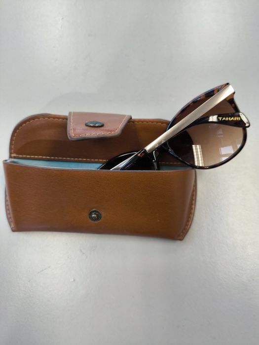 Oculos de sol Tahari