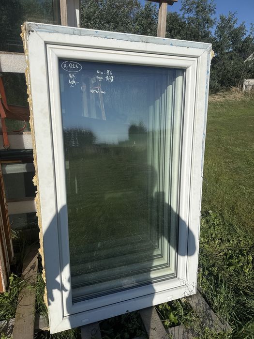 1x okna plastikowe 86x143 biale R (demontaz, 90x140, pcv transport)