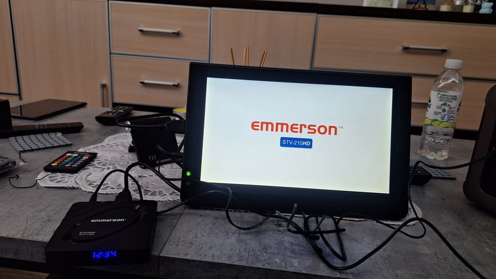Smart tv box emmerson STV 210