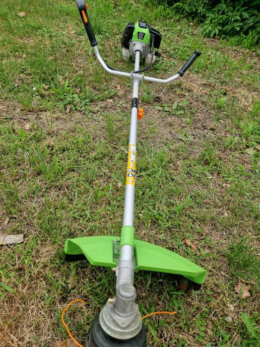 Podkaszarka spalinowa 52 cm³ 1,6 kW SGT1602-15