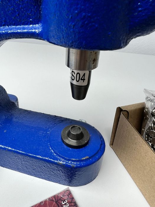 Pełny zestaw do nitowania skóry/TPU: ręczna prasa nitująca + dodatki