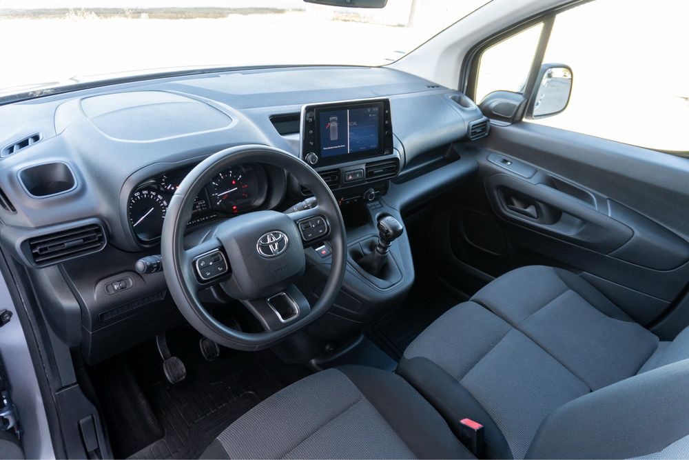 Toyota ProAce City 1.5 D-4D L1 (Garantia total até 2029/08) - (Desde 220€/mês financiamento)