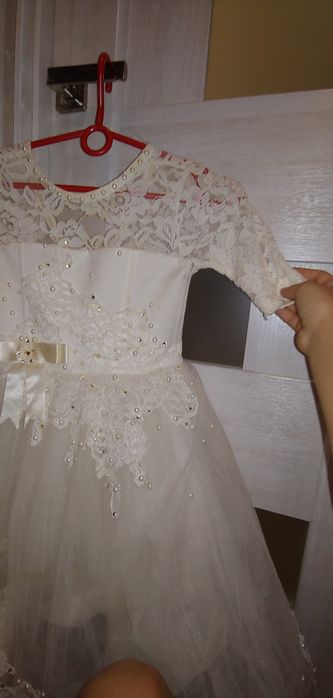 Дитяча святкова сукня.
