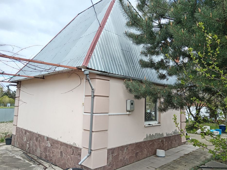 Будинок з ділянкою