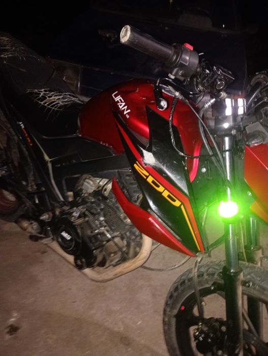 Продам ліфан jr200