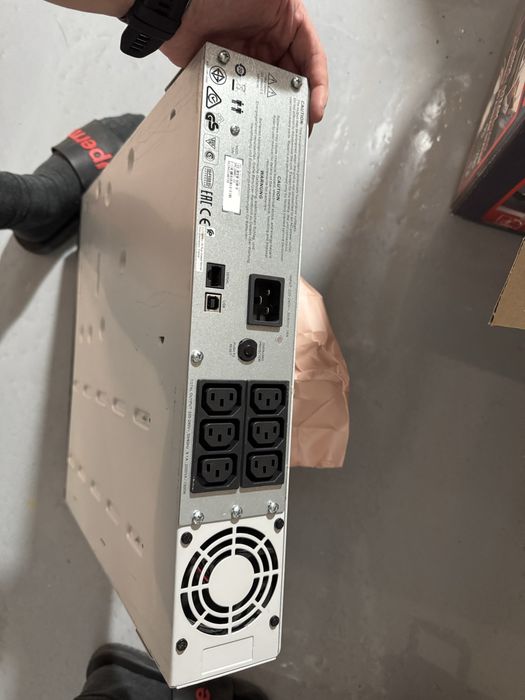 ИБП чистый синус! APC Smart-UPS C 2000VA