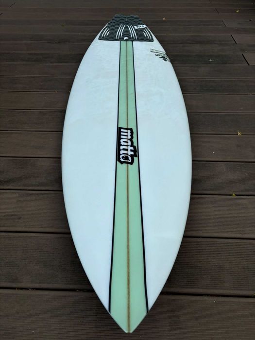 Prancha Surf c/deck | Nova (utilizada 4x) | 5'9 28L | Matta TheDriver2