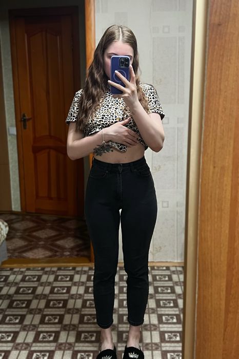 Продаю джинси mom