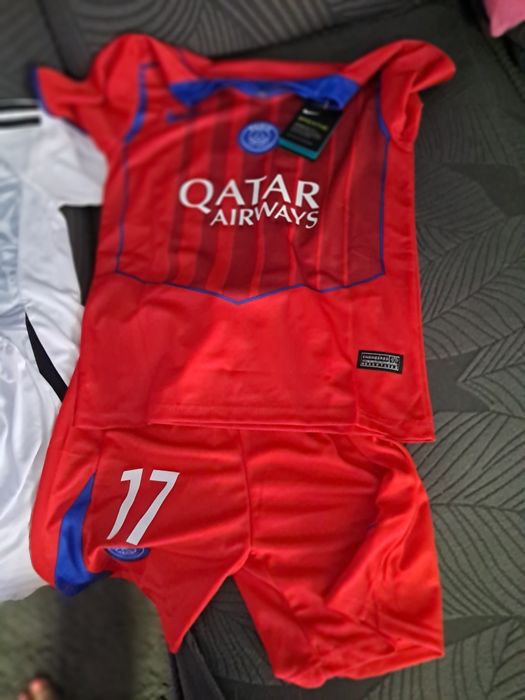 Conjunto  de futebol  para criança