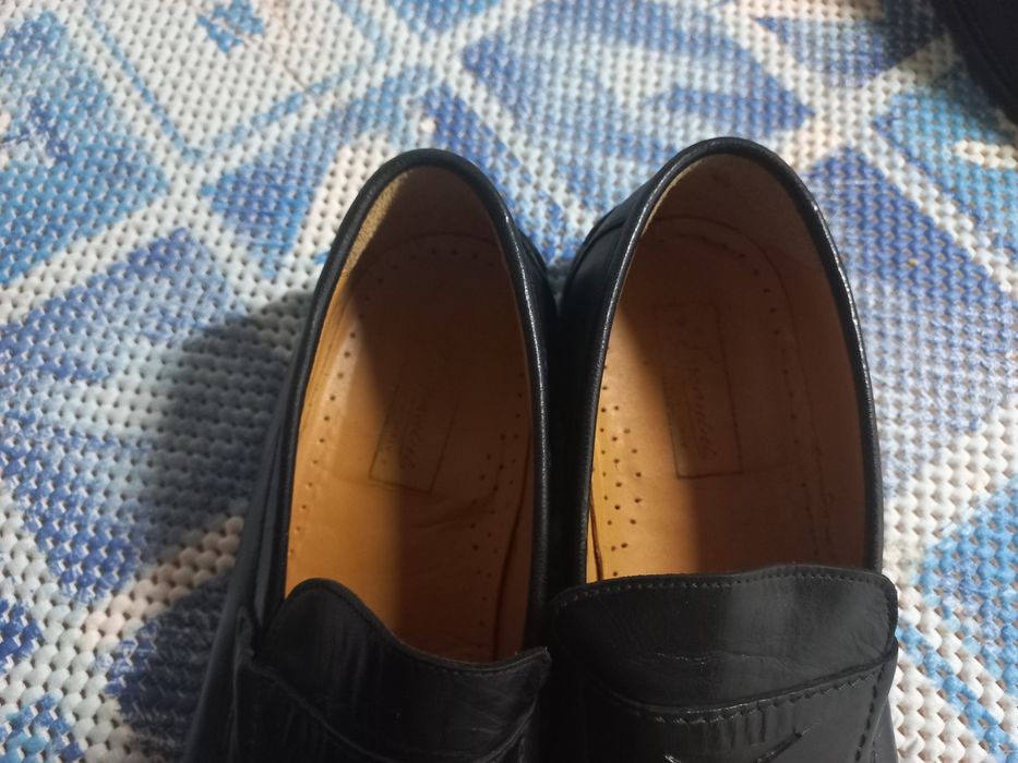 Sapatos Toscanini em pele pretos n.42