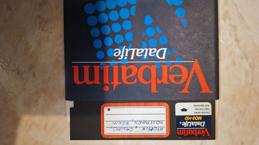 Dyskietki MD2-HD verbatim data life z grami puste i z programami