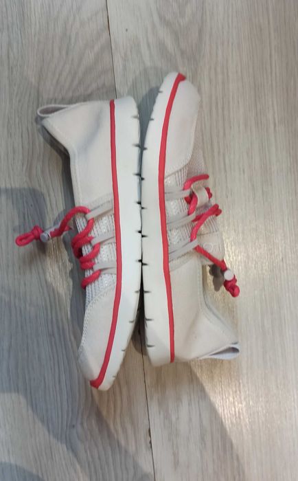Оригінальні кросівки UGG Cambrian Trainer 37