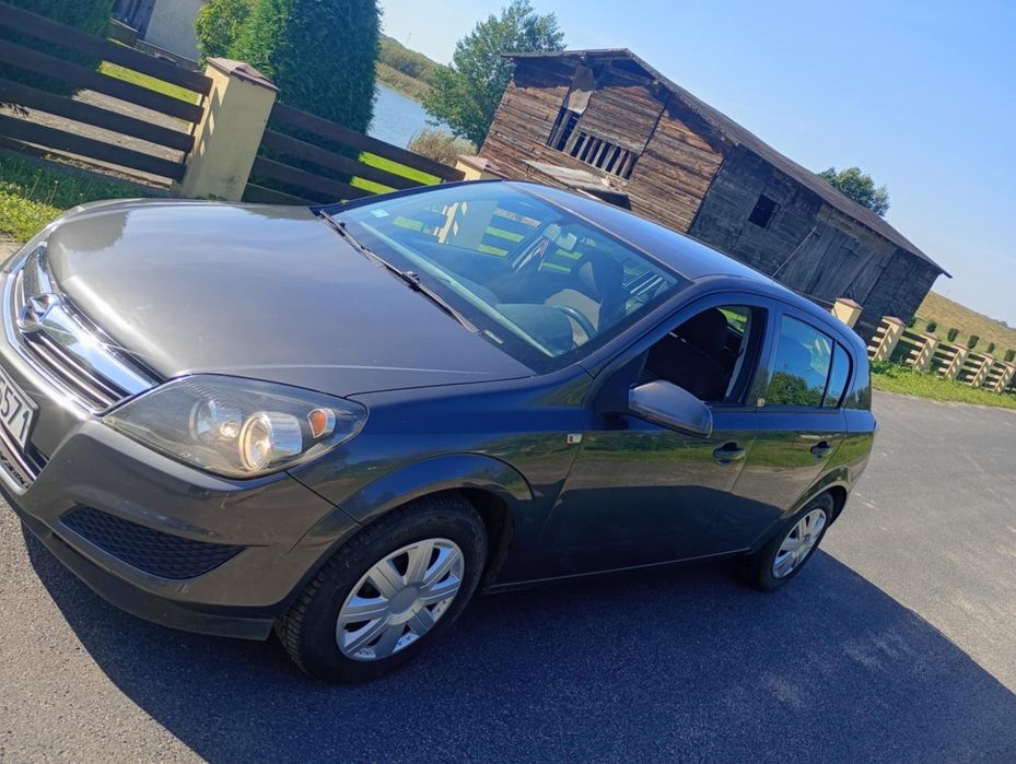 Opel Astra H rok 2011