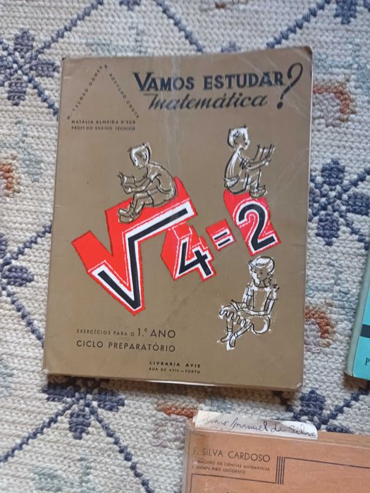 Livros escolares antigos