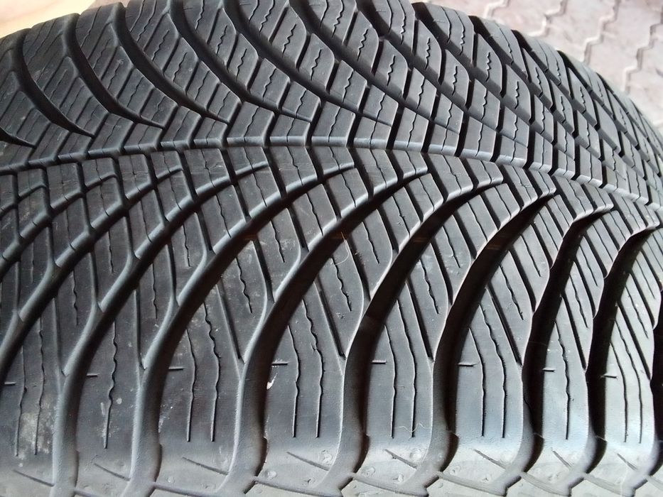 Opona wielosezonowa 225/45r17 GOODYEAR 2020r 6.5mm