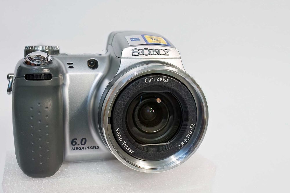 Цифровий фотоапарат Sony Cyber-shot DSC-H2