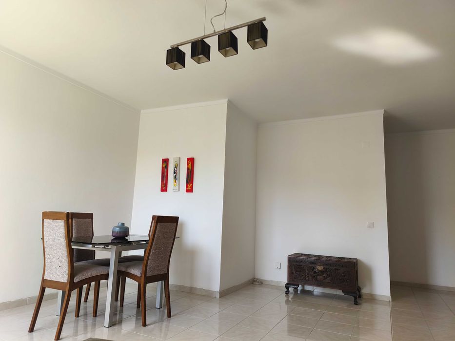 Apartamento T2 nas Gambelas para alugar