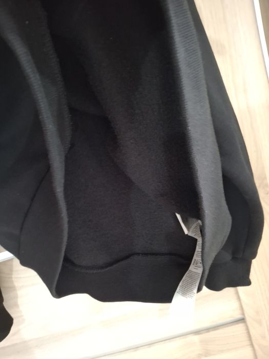 Super bluza ocieplana czarna z kapturem M