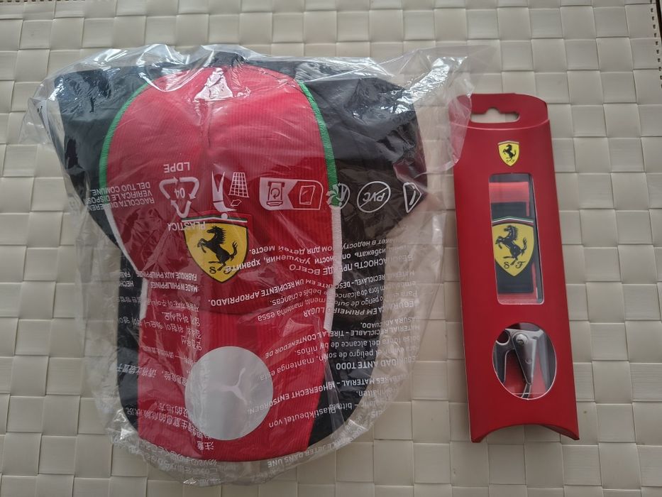 Zestaw Ferrari – Oryginalna Czapka Scuderia Ferrari + Brelok z Otwieraczem (Nowe)