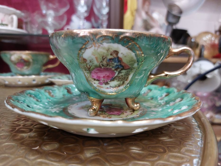 Conjunto de 6 chávenas de 3 pés em porcelana fina Japonesa 

Moti