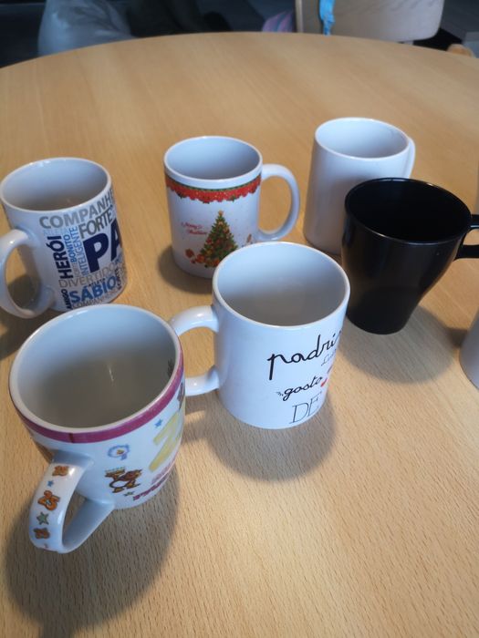 8 Assorted Mugs441987461673144321