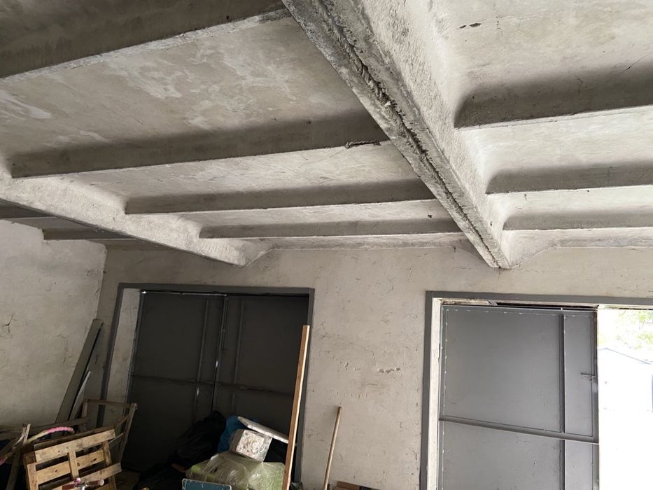 Два спарені гаражі