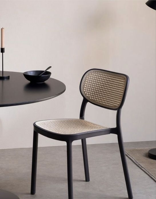 24 cadeiras novas em caixa