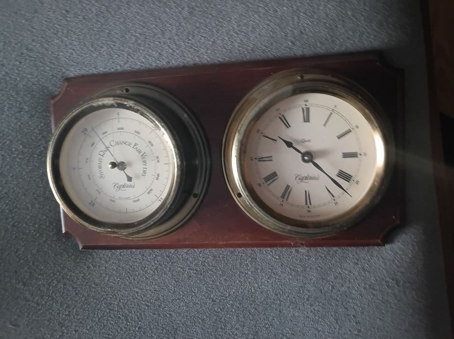 Rezerwacja sprzedam zegar i barometr termometr