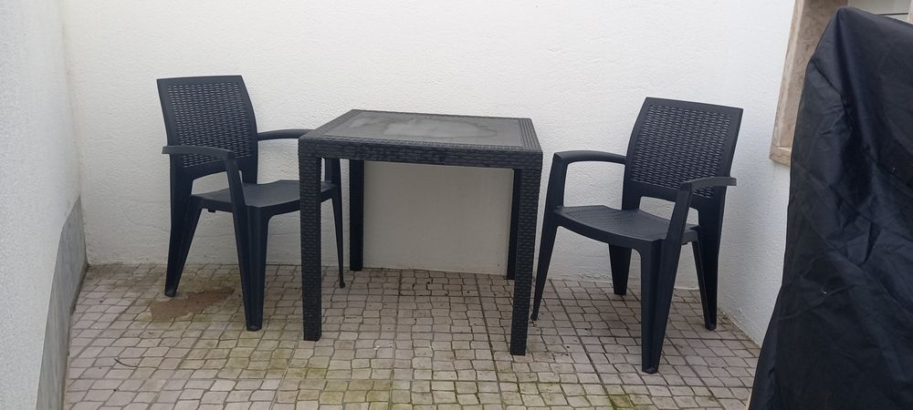 Mobiliário de  terraço 1 mesa + 2 cadeiras  Caribe cinza