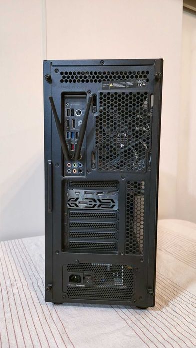 PC i5 12600k - msi sea hawk 2080ti - 32gb - 500gb - msi z690 - 750W
